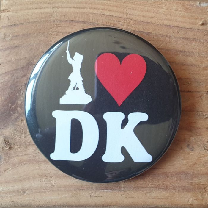 Badge I love DK noir