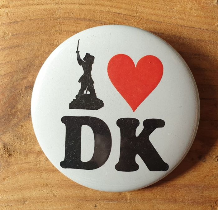 Badge I love DK blanc